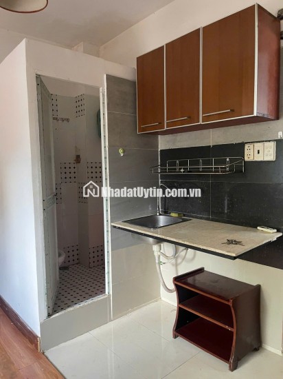 HÀNG HIẾM BÁN sát Quận 1 3.5m x 9m 4 tầng đang cho thuê 6 phòng, dòng tiền 20 triệu/tháng